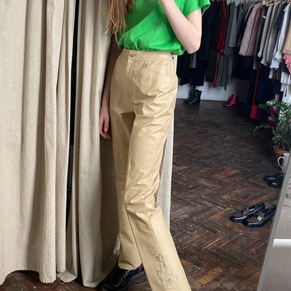 Amy Youn - Picture 1 of 1